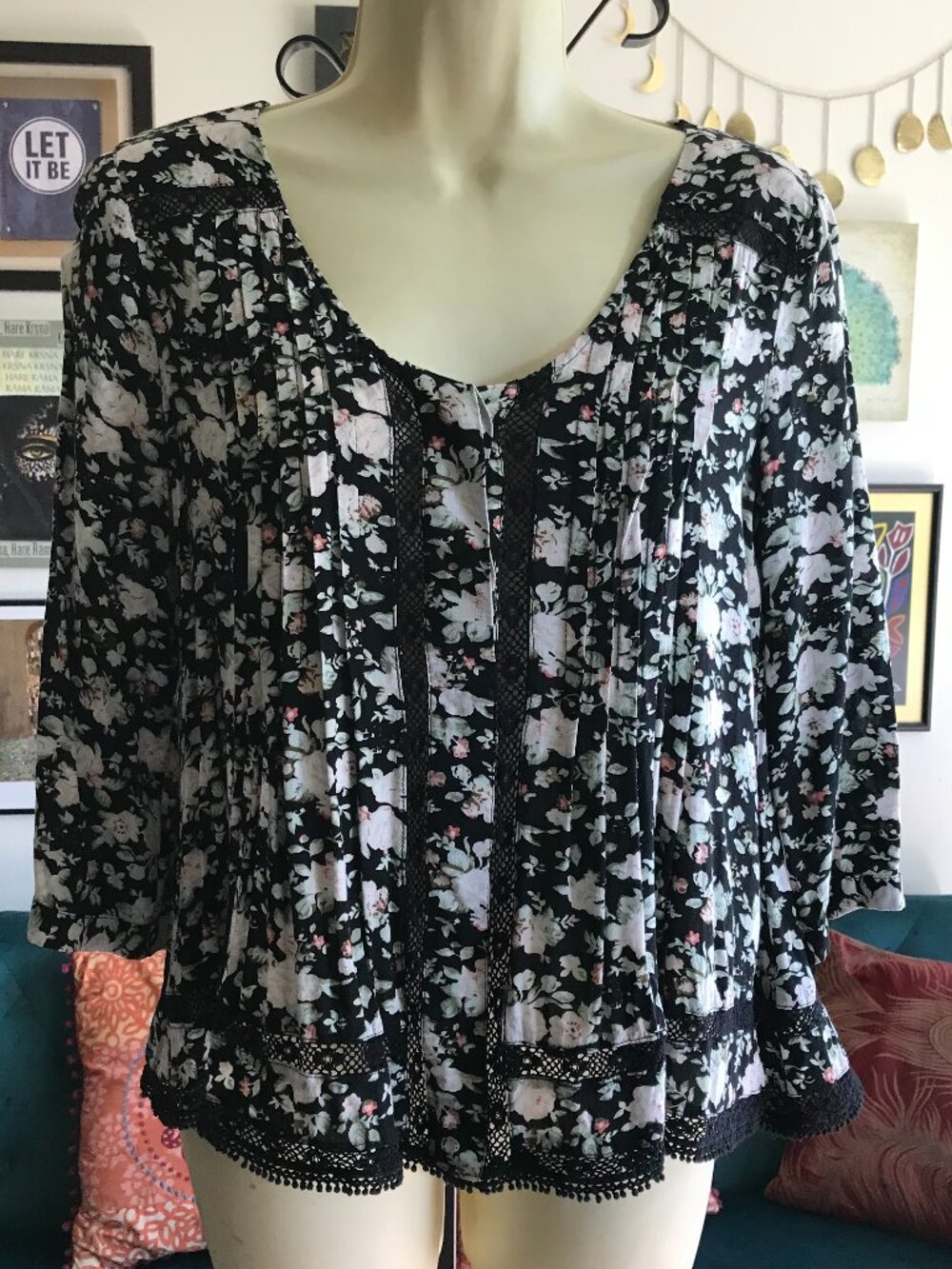 MAEVE size 4 Anthropologie Black & Cream Celyn Floral Lace Trim Peasant Blouse